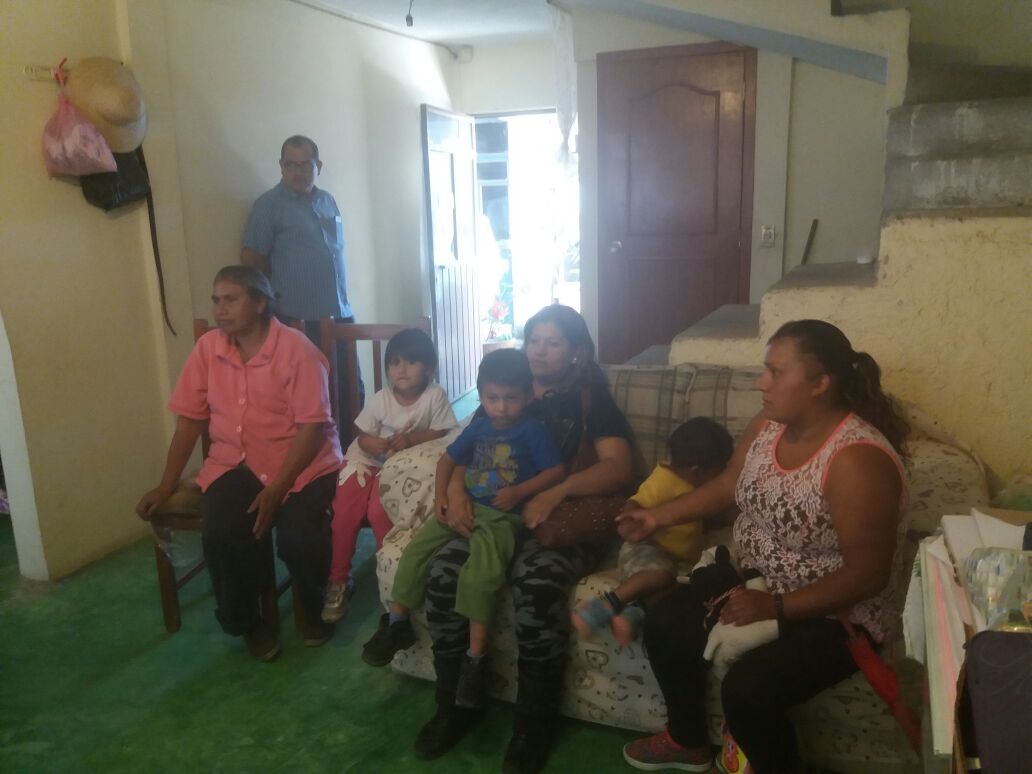 lorerioloza's tweet photo. Reunión con los vecinos de col. Lomas de los Remedios convencidos de la necesidad de un cambio verdadero #MorenaVa     @naucalpan https://t.co/y4lAM5DFYV
