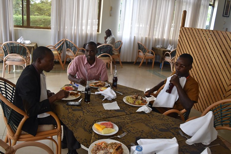 geraldmu6's tweet photo. Have strongly had a joyous day @Colline Hotel #Mukono just for a weekend #Life is me, am the life https://t.co/cZbJO84fnJ