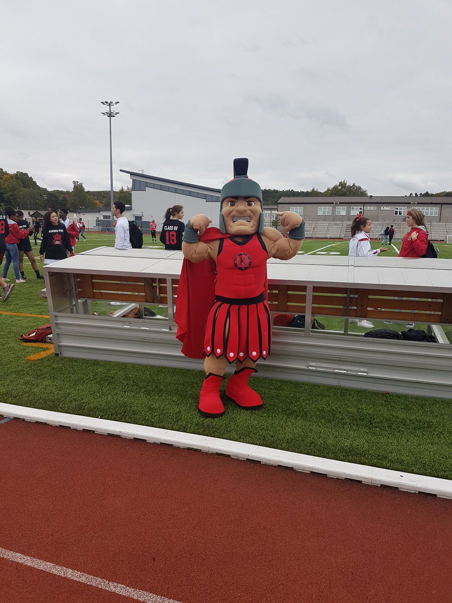 KtownsRaider's tweet photo. Varsity 🏈🏈 Homecoming 12 - 50 v. Ramstein 

A good game, but no matter what this homecoming dance is boutta be crazy 😉😉 https://t.co/gwM6LrpR2j