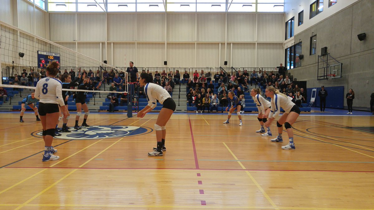 CamosunChargers's tweet photo. WVB | Chargers stage a massive comeback to take a fantastic 1st set 26-24 vs @VIUMariners #HomeOpener #GoCharger #vball https://t.co/kilMLQwxZm