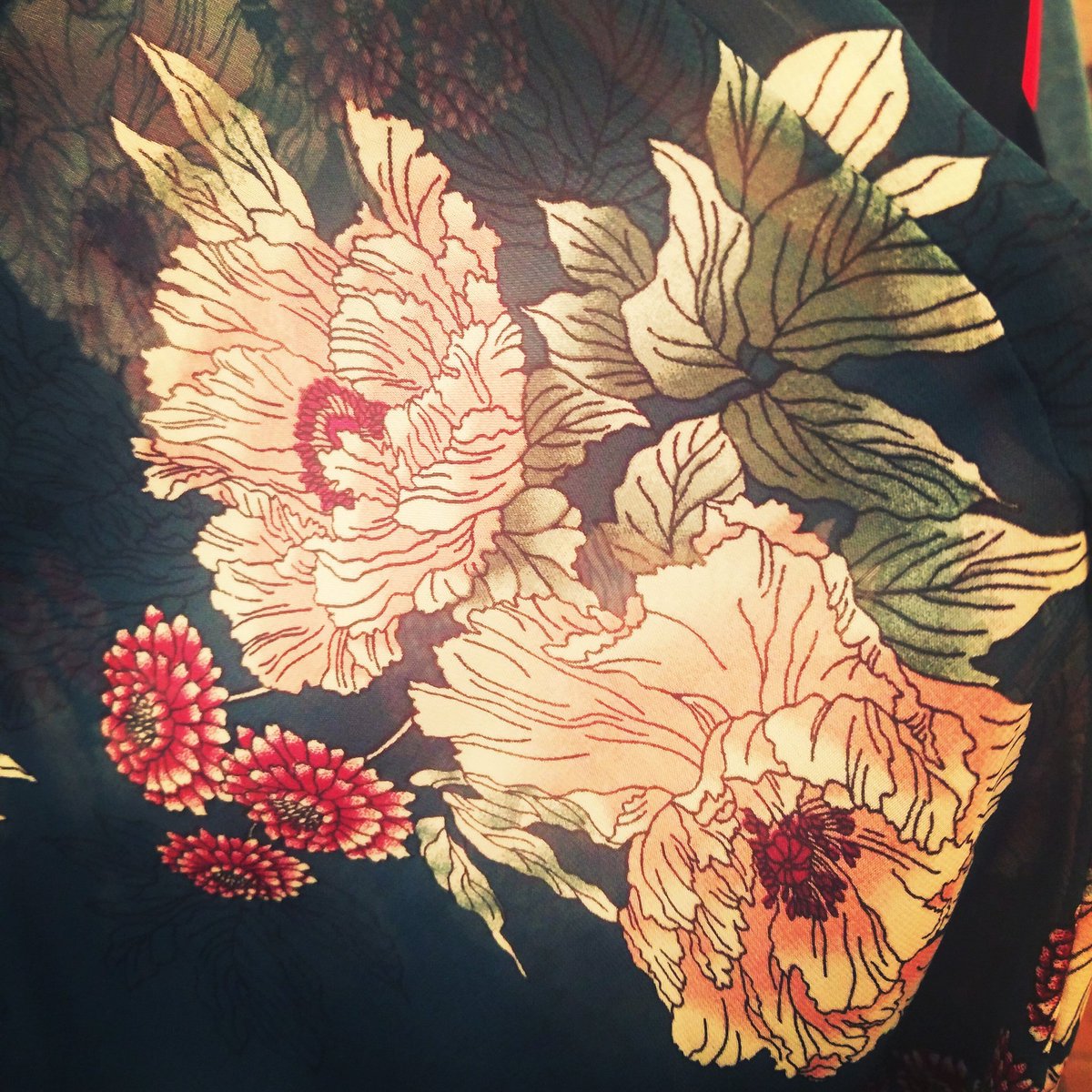 beyondeventsco's tweet photo. perfect #fall #boho prints for your #halloween party 🍸🍁 @shop_mboutique @mendocinoTO #mendolovesyou #mendomuse #mendocino #redcarpet https://t.co/8nixkaztky