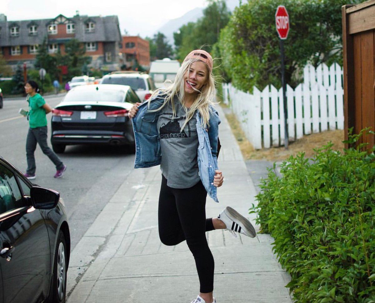 Threadtank's tweet photo. No one looks quite as happy as @janeinsanestyle  that it's Friday! Get ready for the weekend in our "Explorer" tee! https://t.co/v7fWHZWugA