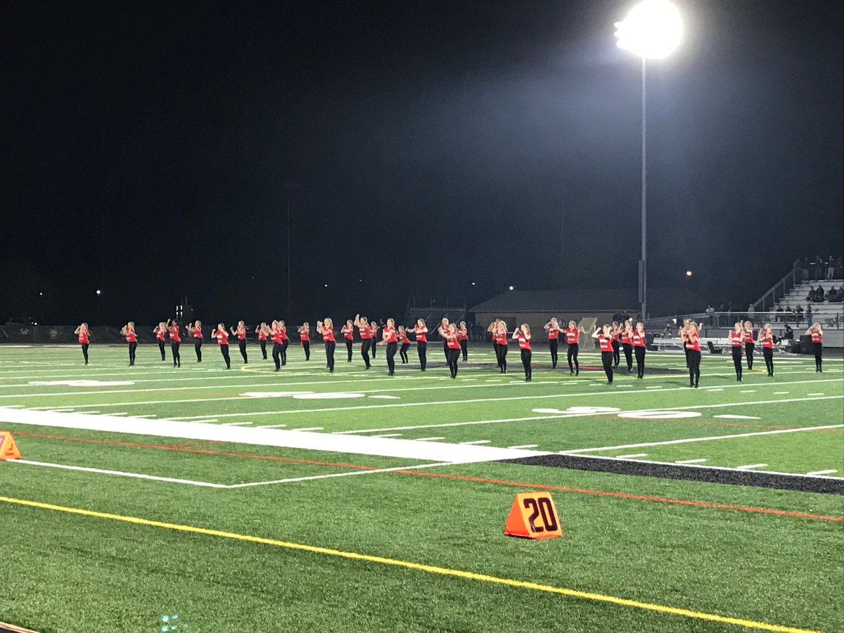 SabersAD's tweet photo. Great Dance Team performance tonight - excellent job all fall - good luck heading into the winter season - #gosabers https://t.co/JYsOFU67Ek