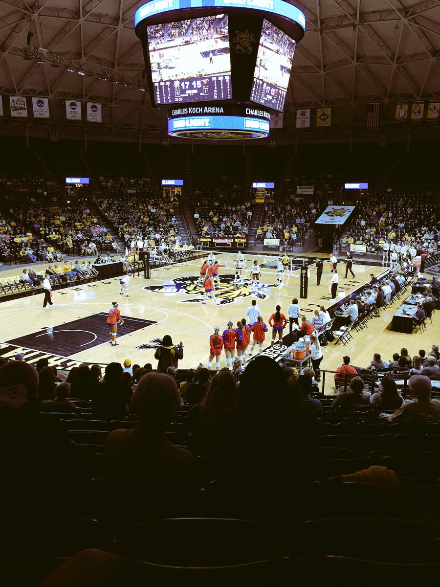 morgan_rae34's tweet photo. @ShockerLIFE #GoShocks #OneTeam https://t.co/rhfqoTTcJy