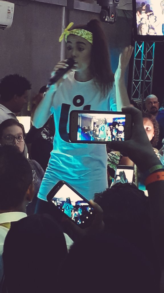 1998Sentimentos's tweet photo. @IsadoraPompeoBR. De ontem 🕇❤ https://t.co/MbO1cTlpNy