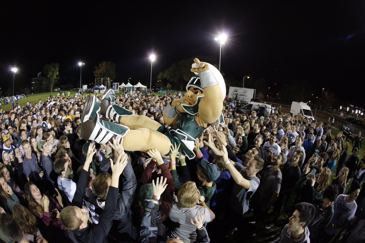 MSU_Basketball's tweet image. Record-setting crowd at the 2017 Izzone Campout.