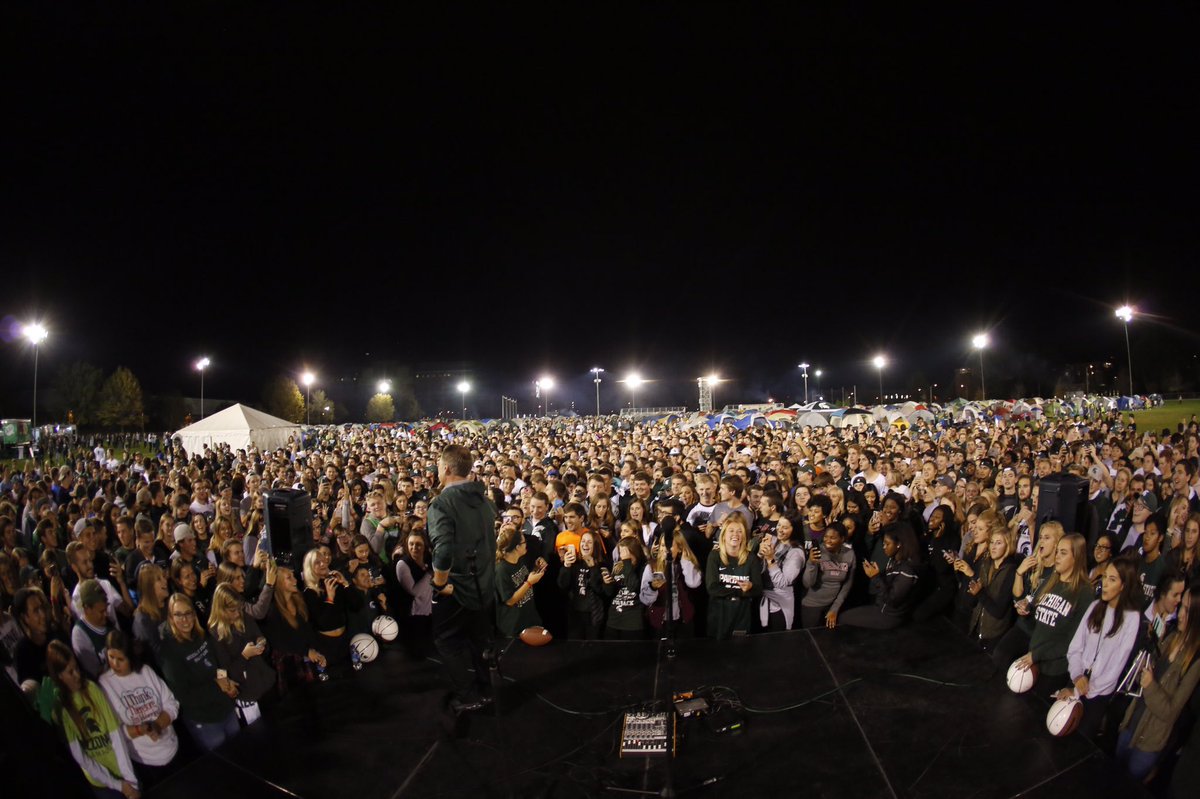 MSU_Basketball's tweet image. Record-setting crowd at the 2017 Izzone Campout.