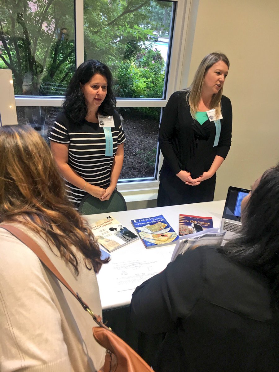 LeahWetzler's tweet photo. Do you see what I see? 👀 @SocialSt_HCS teachers share & demonstrate elevated instruction ⬆️🚀@ #GCSS17 #ensuringsuccess #neverstoplearning ✨ https://t.co/IhVkunTsVr