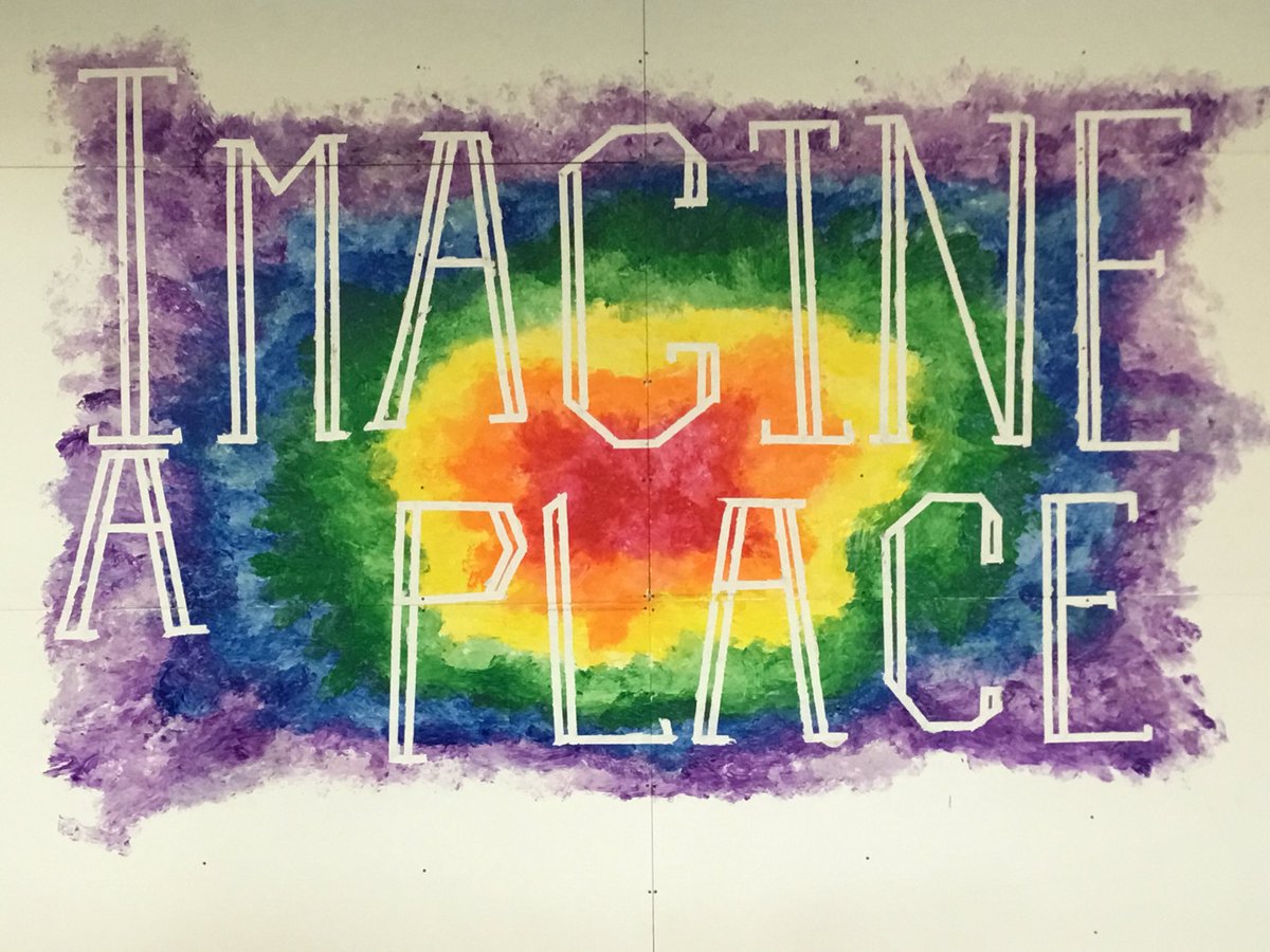 missdeeJDB's tweet photo. Brightening up a boring wall! @svendhansen17 https://t.co/5bVH3LmFRt