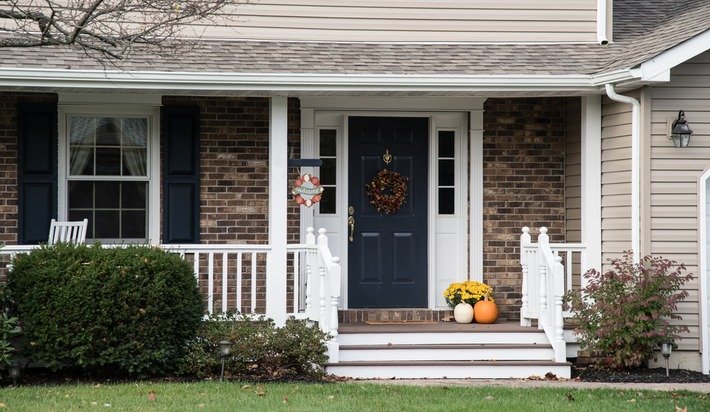 TrentDemeritte's tweet photo. Feeling a little festive already? Here are some ways you can spruce up your home for the season: https://t.co/FQDAcVZplB https://t.co/3kB9Enuc3p