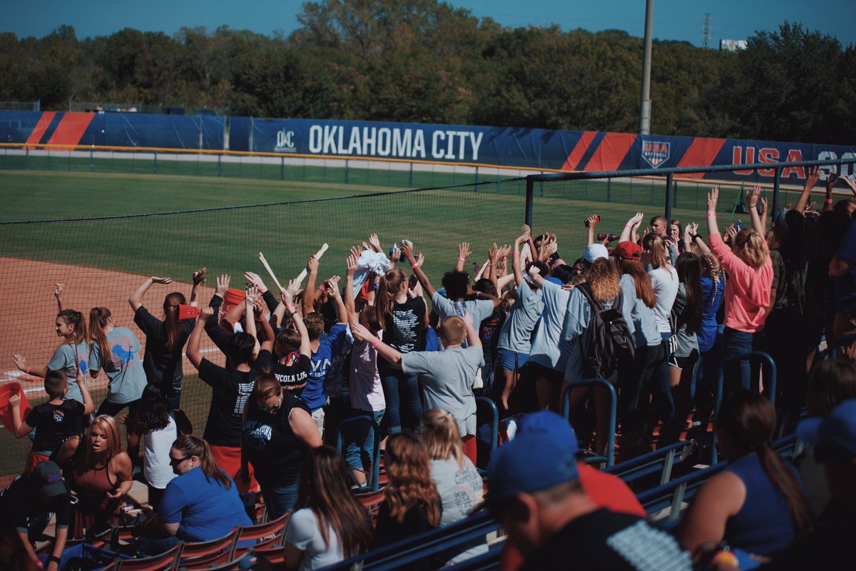 cameraman405's tweet photo. BEYOND PROUD OF THE SOFTBALL GIRLS FOR WINNING TODAY!! YOU GUYS DID AMAZING AND I WOULDNT WANNA CHEER ON ANYONE ELSE!! #2THESHIP https://t.co/P62TrM1Tp2