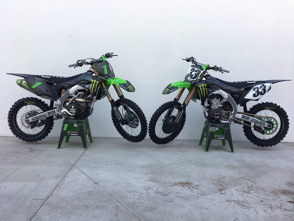 KawasakiUSA's tweet photo. The KX450F goes dark for the 2017 @MonsterEnergy Cup w/the D'COR Visuals “Lights Out” graphics. #RaceKX #ProofNation #MEC https://t.co/Po2pkSUyTk