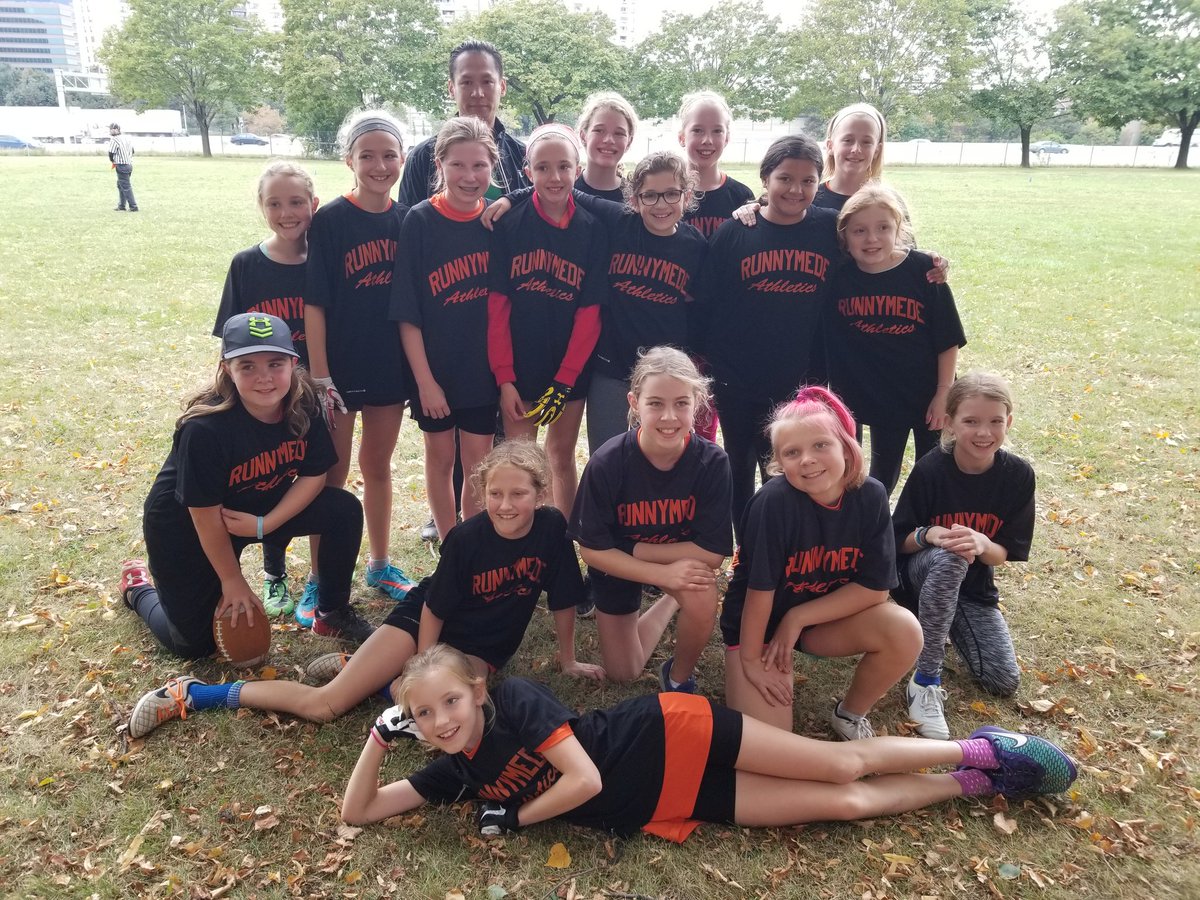 LisaSiekatun's tweet photo. Football Happiness! Congratulations Runnymede Jr Girls.  Off to the conference finals.@TDESAA_TDSB @RunnymedePS https://t.co/5KNGgPYZHR