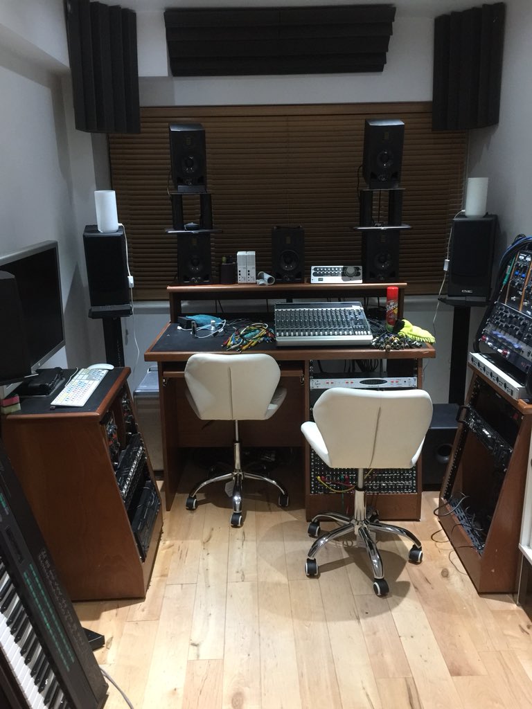 marvinayres's tweet photo. Sooo happy to be back in my studio..almost there. Thanks to Luke and Tim https://t.co/5z2L2oTqwm