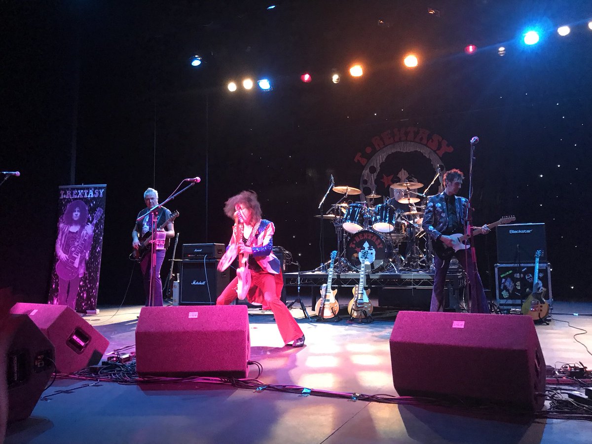 ikklebex19's tweet photo. Great gig this evening, one of the pics I took @TRextasyBand @RobTheBass https://t.co/kLSNWXfnGC