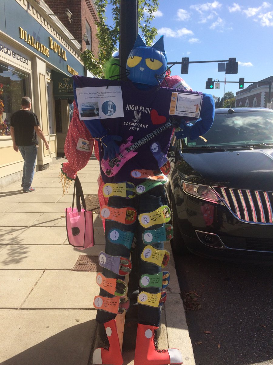 Pam_LathropNA's tweet photo. Hpe and Pete the Cat say put on your kindness shoes 
#ACE #kindness #scarecrowfun https://t.co/2UxVgxv4Ip