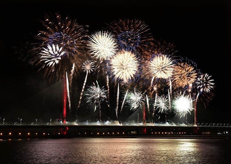 speirsmajor's tweet photo. Open! #merseygateway #light #opening @martinknightarchitects https://t.co/nW26mxUbyO https://t.co/rypsMImtYJ