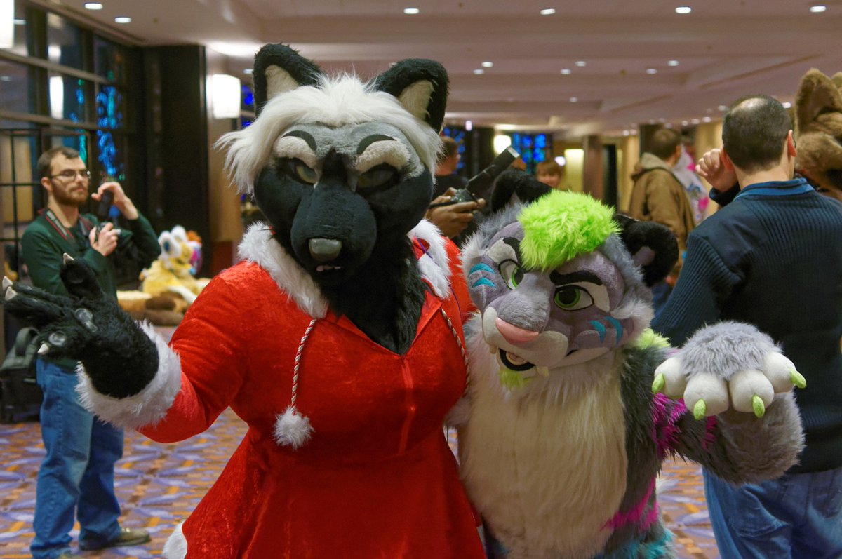 casidhe's tweet photo. Zeit and Torq at #MWFF2016.  MFF is coming up soon! So excited! #FursuitFriday https://t.co/WdCiyUezEj