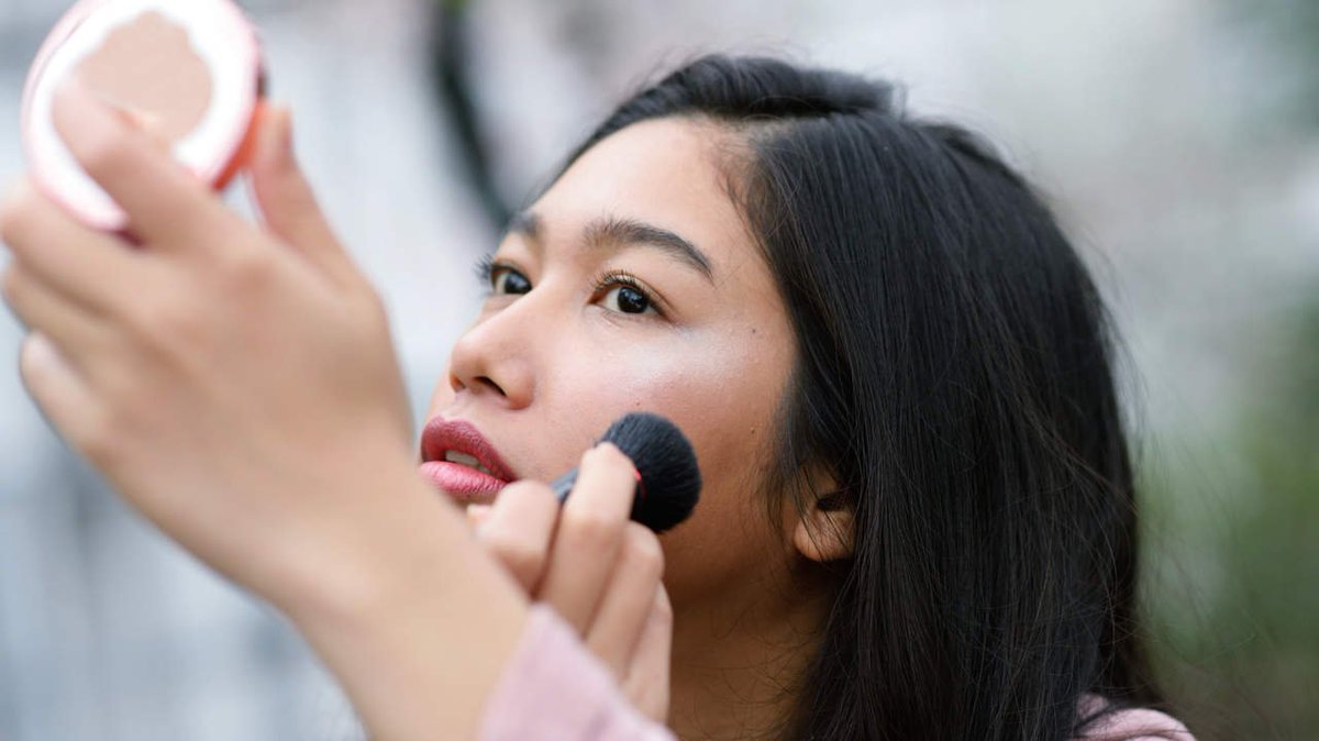 Is Stress Making Your Skin Freak Out? Here's What You Need to Do dlvr.it/PvPcZ0