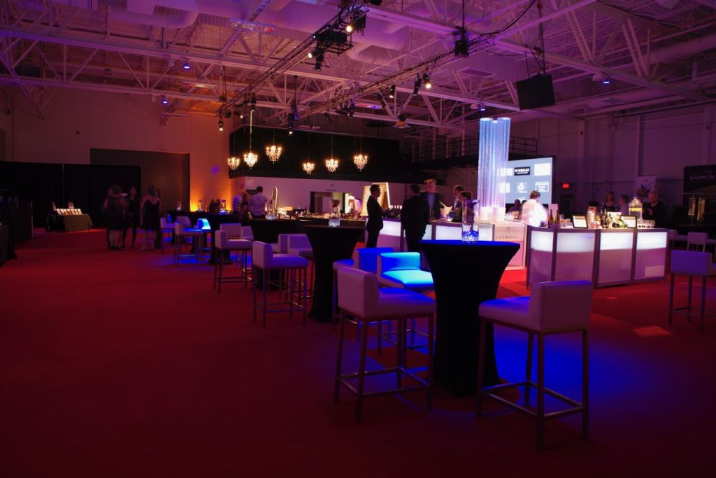 complexe_ch's tweet photo. Un autre bel événement ce soir au @complexe_ch! Le cocktail dînatoire de @SaumonFQSA ! #complexech #fondationsaumon #fqsa #cocktail https://t.co/3OiOrSG0Zx
