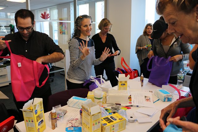 TheNYFoundling's tweet photo. Employees from @Ogilvy spent their morning with us putting together baby bundles for the families in our programs. Thank you! ❤️ #volunteer https://t.co/CzRtbFrPYP