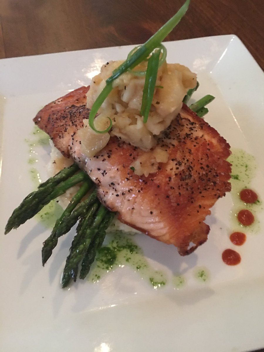 gertiesclarence's tweet photo. Our Fall Apple Salmon is just one of our delicious specials tonight & tomorrow evening #buffalo #ClarenceCenter #clarenceny #dinner #Restaurant https://t.co/Sd9NFF9scz