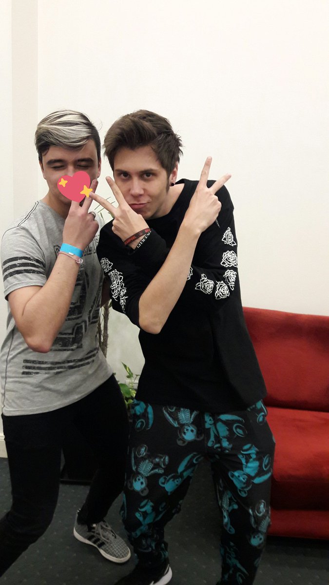 gunsforitachi's tweet photo. Gracias @Rubiu5, tantas noches llorando y soñando conocerte, fue la mejor experiencia de mi visa, te amo con toda mi alma https://t.co/inMDh4wvWM