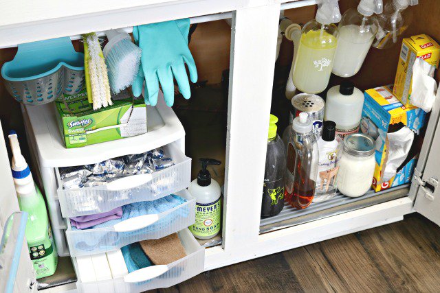 servprofresnose's tweet image. Under the Kitchen Sink Cabinet Organization Tips feedproxy.google.com/~r/Mom4Real/~3… #underthekitchensink #servprofresnose #kitchenorganizationtips
