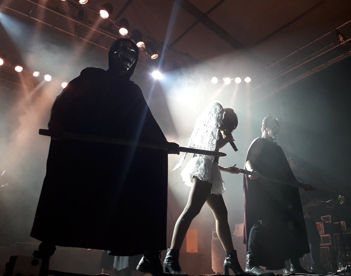 ¿Y os preguntáis por qué se llaman Magia Negra? Terror en #carpaaragÓN #pilar17