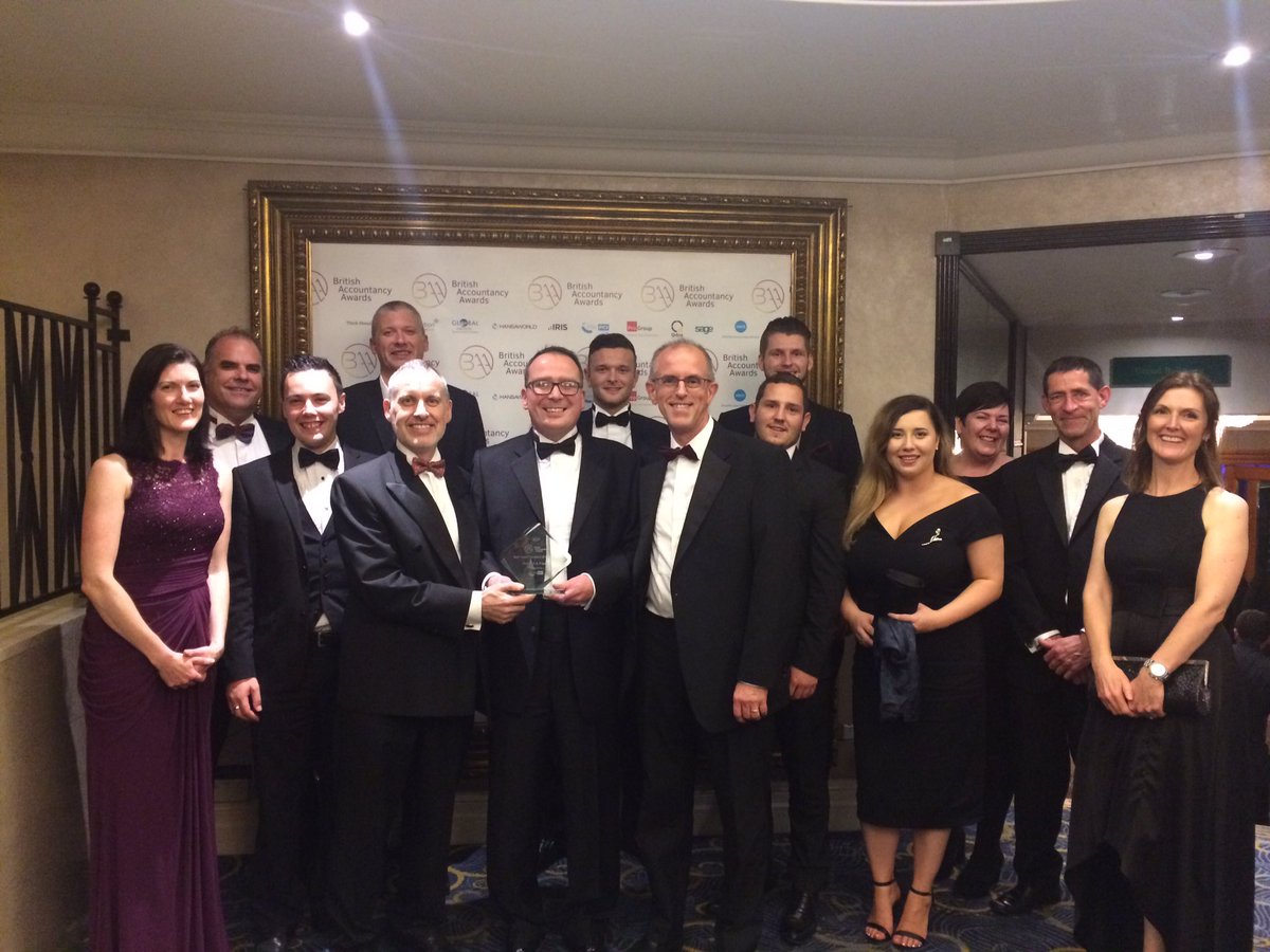 RandallPayne's tweet photo. Award winning team shot with @whchireservices. Time to celebrate! #baa2017 https://t.co/rtIRoVK0nW
