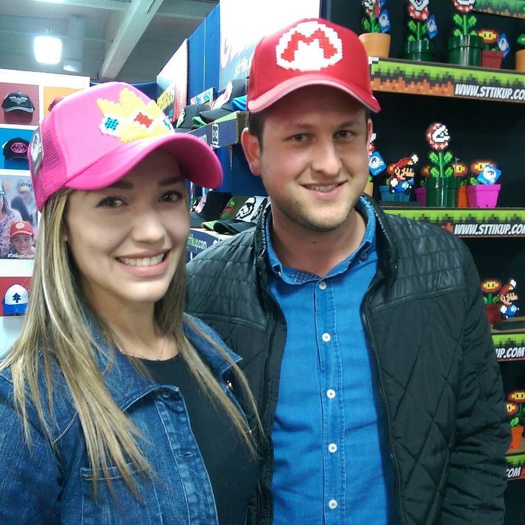 Sttikup's tweet photo. #Mario y #princesapeach  en nuestro stand #sttikup pabellon 3 #sttikupGeek #universosofa #sofa2017 https://t.co/MggeA2dwrm https://t.co/U5dQdroTfp
