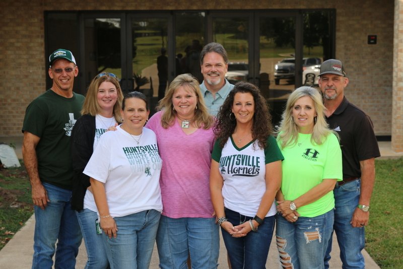 Thanks Northside Baptist Church &amp; Wiesnerfor providing dinner for <a href="/HISDHornets/">HUNTSVILLE ISD</a> Varsity #Football Team &amp; Coaches before #FridayNightLights !!