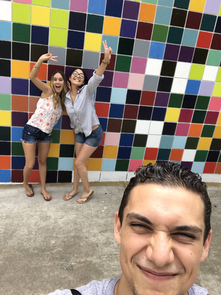 carlapriscilla6's tweet photo. excited to see my best friends #SquadIsBack https://t.co/kWxkqjouK7