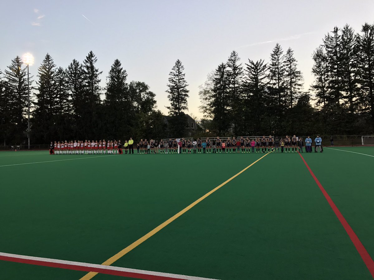 Morgan_Uber's tweet photo. In Worcester for @TerrierFH vs @HCrossFH! Turnpike Trophy up for grabs tonight https://t.co/ECe72In8nU