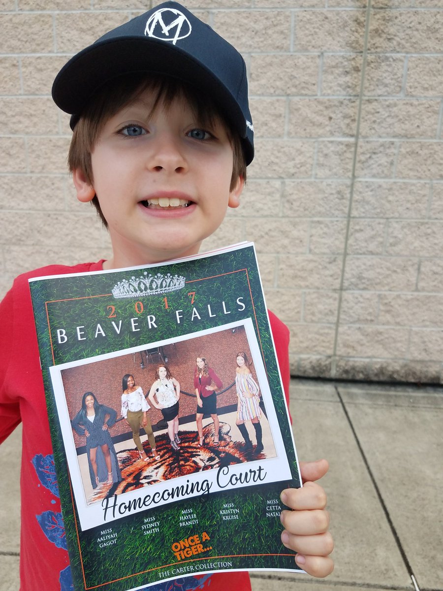ButcheredSports's tweet photo. L'il bro holding program w/ big sis on cover #cetta #Dante #fridaynightrivalsPGH https://t.co/gQl9CUVoxP