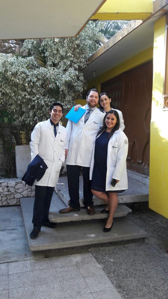 alefloressanc's tweet photo. La nostalgia ha tocado mi puerta el día de hoy con esta foto 😢#TeamTorreón #UAMN #familia #faltabibi https://t.co/tFlihjHvz3