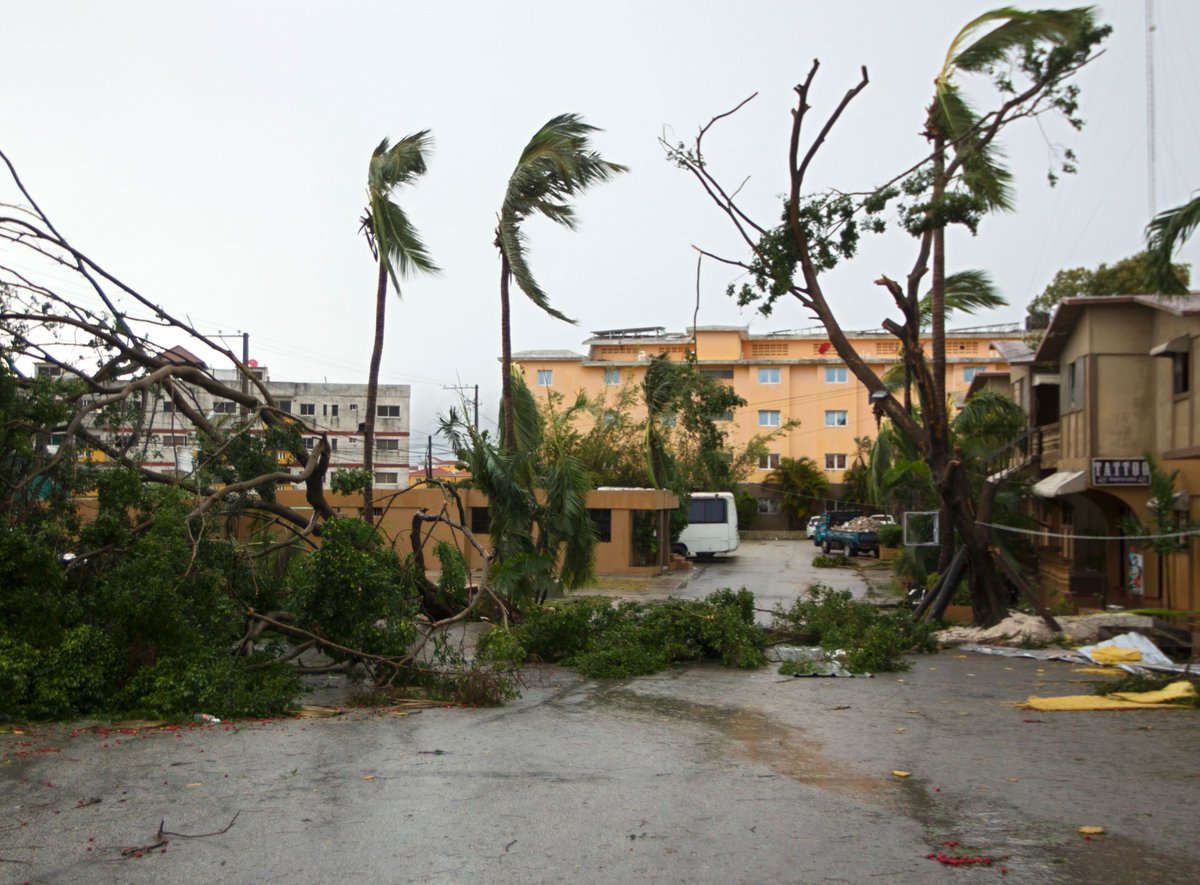 thehill's tweet photo. Pentagon accidentally included reporter in email thread about how to spin Puerto Rico to the media https://t.co/hgp4izEChg https://t.co/mKR08gYnOU