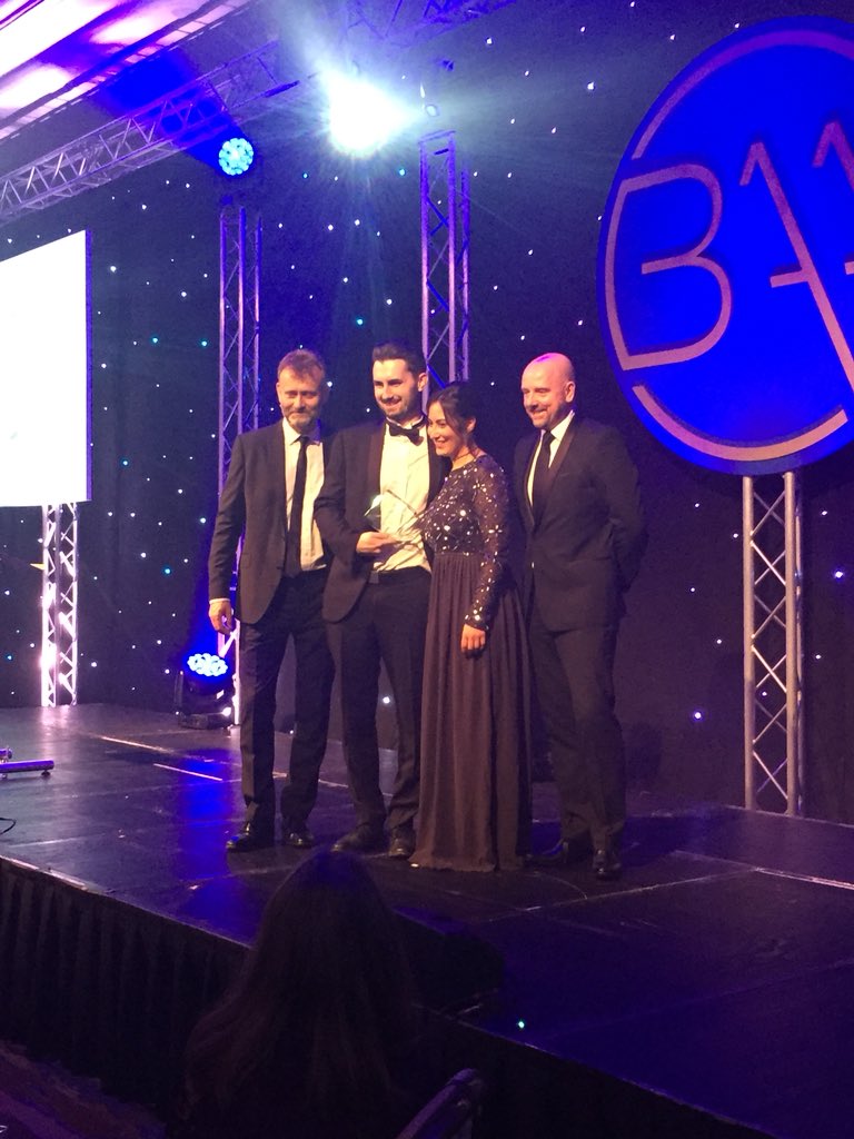 KellyNicholls25's tweet photo. @sageuk presenting New Practice Of The Year - Soaring Falcon #BAAwards #BAA2017 https://t.co/6UgHMSOFNj