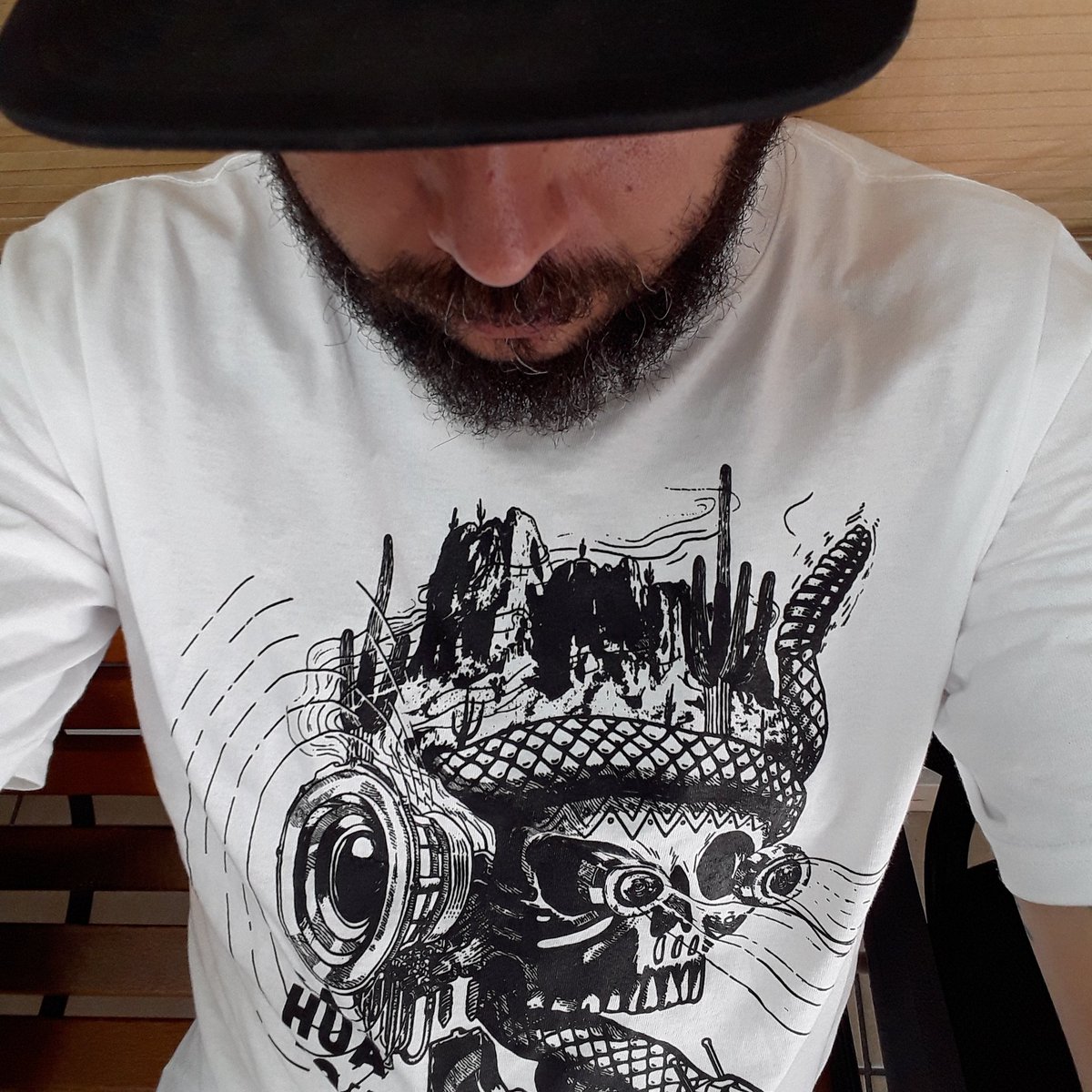 AndroidePerro's tweet photo. Ajustando detalles para el día de mañana. ¿Ya están listos?  @sahuarofest @GALLONEGRO777 @zoom95fm #musicaenelsolazo #creandoescenalocal https://t.co/g23h3LGe4F
