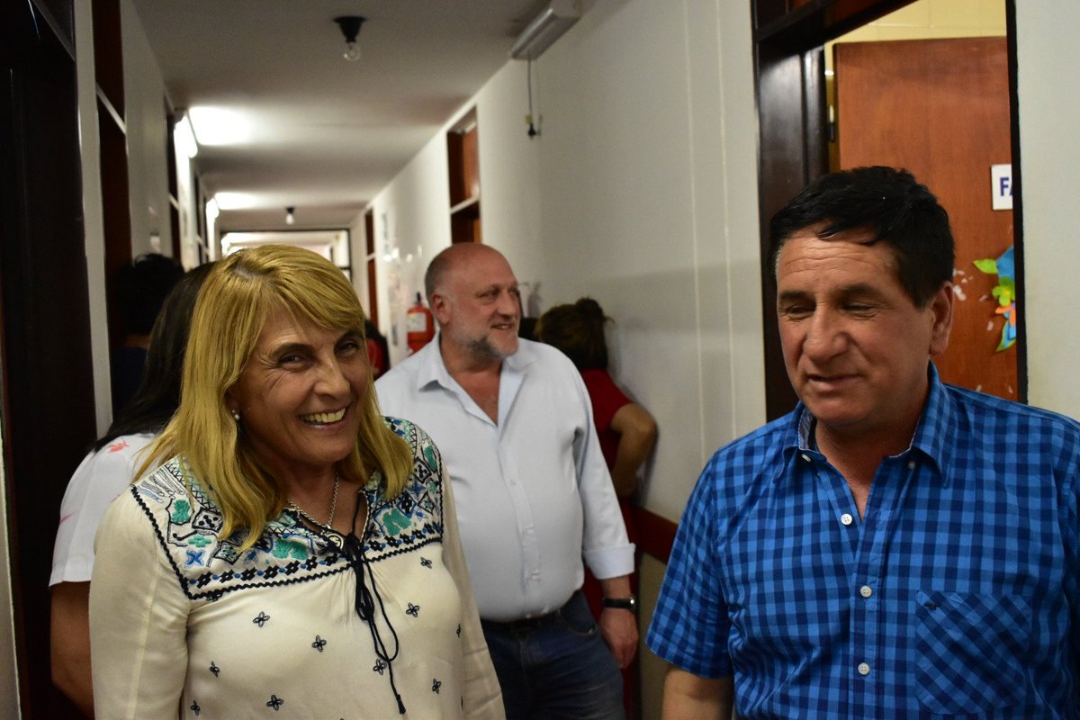 DoctorLammel's tweet photo. Recorrida por el Hospital de Picun Leufu.
#PasionPorNeuquen 
@Chani_Sapag https://t.co/vtWzT2y1bu