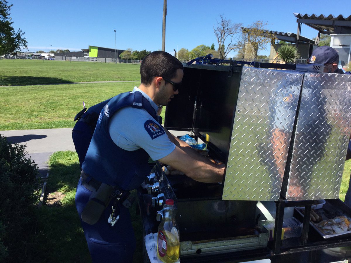 ChristchurchLib's tweet image. Last day of School Hols BBQ @ #AranuiLibrary. Prepped by customers, cooked by #HotFuzz (neighbourhood police team) ^ES