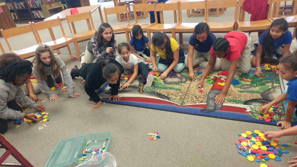 Keeper_Program's tweet photo. Look at these girls focus!!! #focusactivity #focusongrowing #mysisterskeeper #FOCUS https://t.co/XVlwAEkrYO