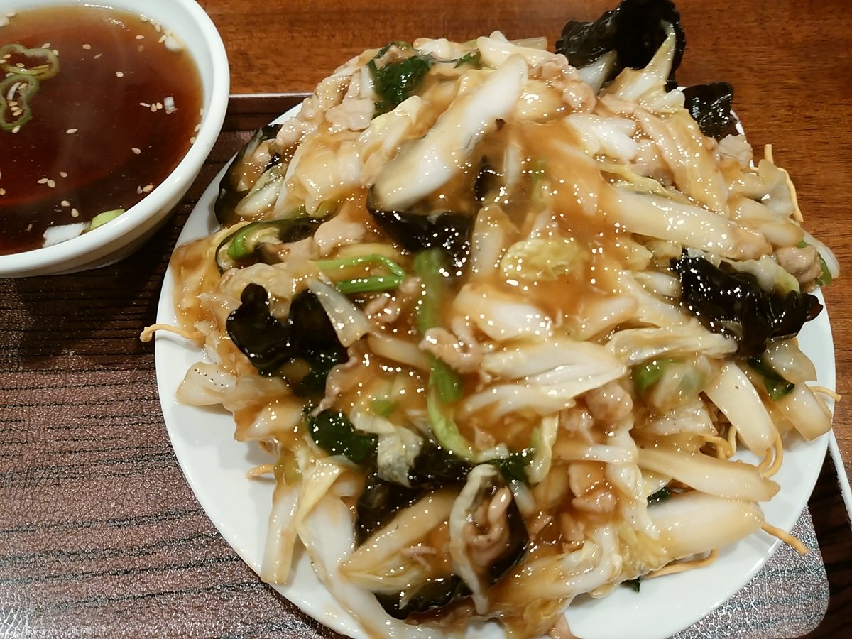 تويتر カミィ A K A ダッドリー Of 湘南 على تويتر 北茅ヶ崎ののんちで この日は肉カタヤキソバと餃子を食べました 猫舌なので餡が熱くてなかなか箸が進まないんですけど 横浜飯店からの伝統の味美味しかったですね のんち 中華のんち 横浜飯店 肉