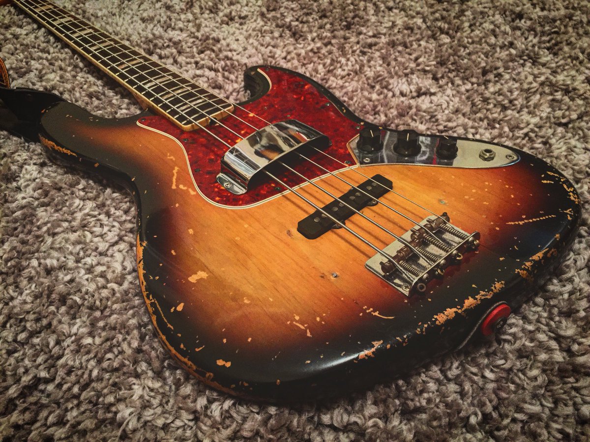 petezoom's tweet photo. Original 1968 #fender #jazzbass #vintage #vintagebass #notareissue 🔥 @Fender @fenderlatino https://t.co/VtiNZFx3gp