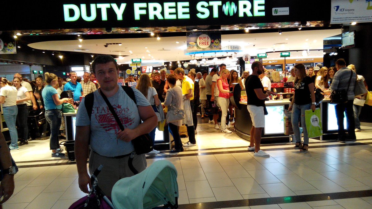 VergeDSA's tweet photo. #Antalya #Airport #DutyFree #5AM @ Antalya Airport https://t.co/u8an23NSfB