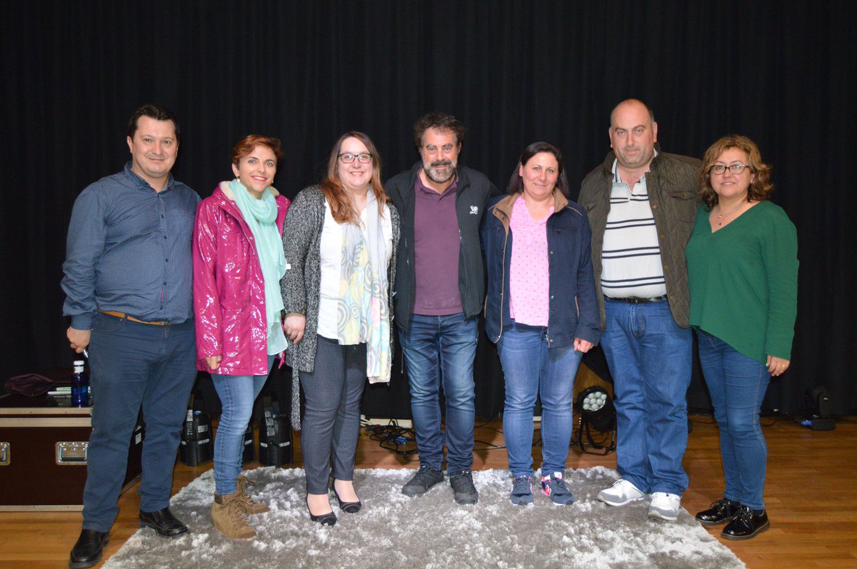 21_couto's tweet photo. Qué gran noite pasamos disfrutando do Monólogo de Carlos Blanco. Menudas risas notamos. #RiXallas #StaComba https://t.co/nPLUq91Tvf
