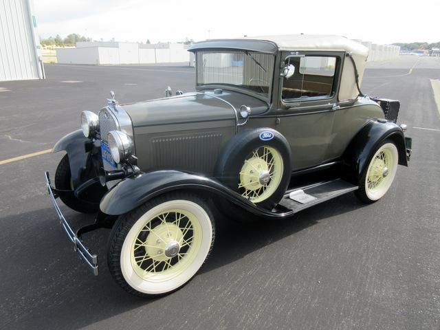 GovLiquidation's tweet photo. If you’re a #classiccar collector looking for a shiny new ride you’ll love this 1930 Ford #ModelA Deluxe Coupe! https://t.co/E7HHcN0QDX https://t.co/9Pz15DE7uJ