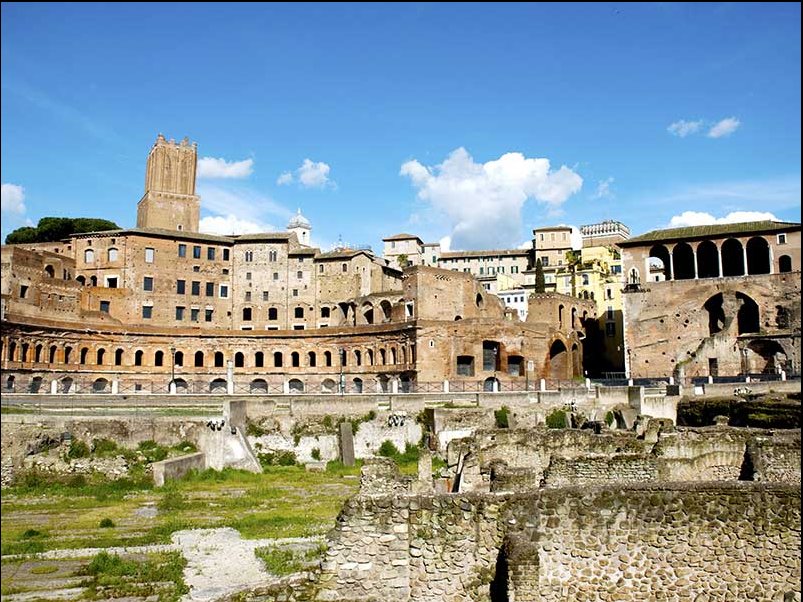 HEdmound's tweet image. Colossium inside