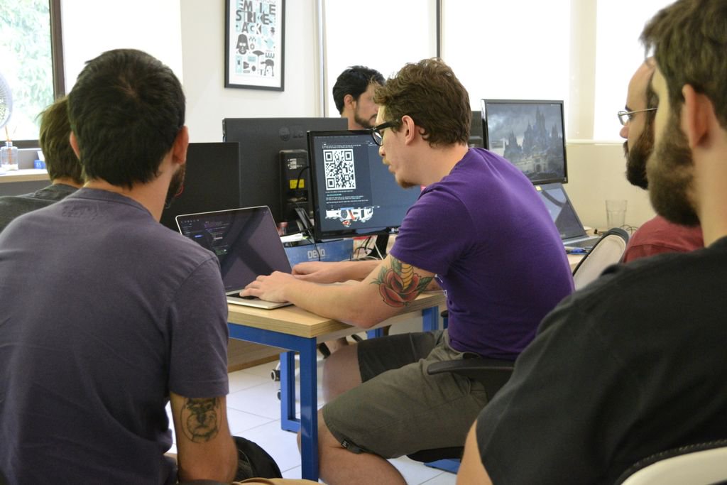 novatics's tweet photo. Hackathon mode on! Aprendendo, desenvolvendo e compartilhando novas tecnologias e experiências. #hackathon #hackatics #novateam #novatics https://t.co/XJGb8WTFIT