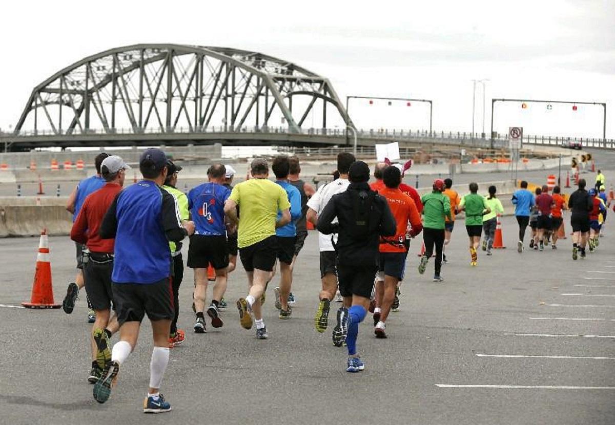 TheBuffaloNews's tweet image. International Marathon to impact traffic Sunday from Buffalo to the Falls bit.ly/2kO8FJy